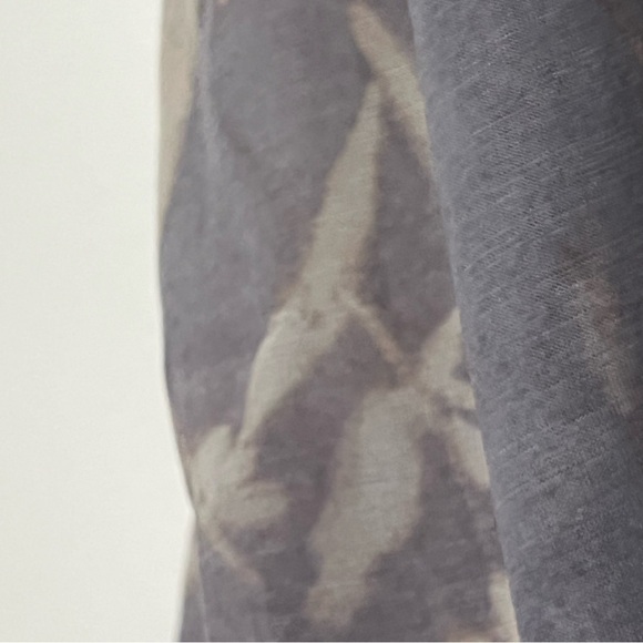 Simply Vera Watercolor Shirt Size Large Sheer Overlay Attached Tank Top Lavender - Picture 4 of 11